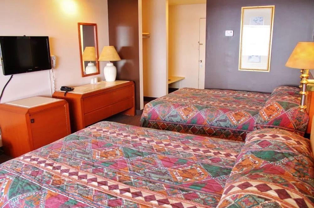 Motel Castille Roberval Buitenkant foto