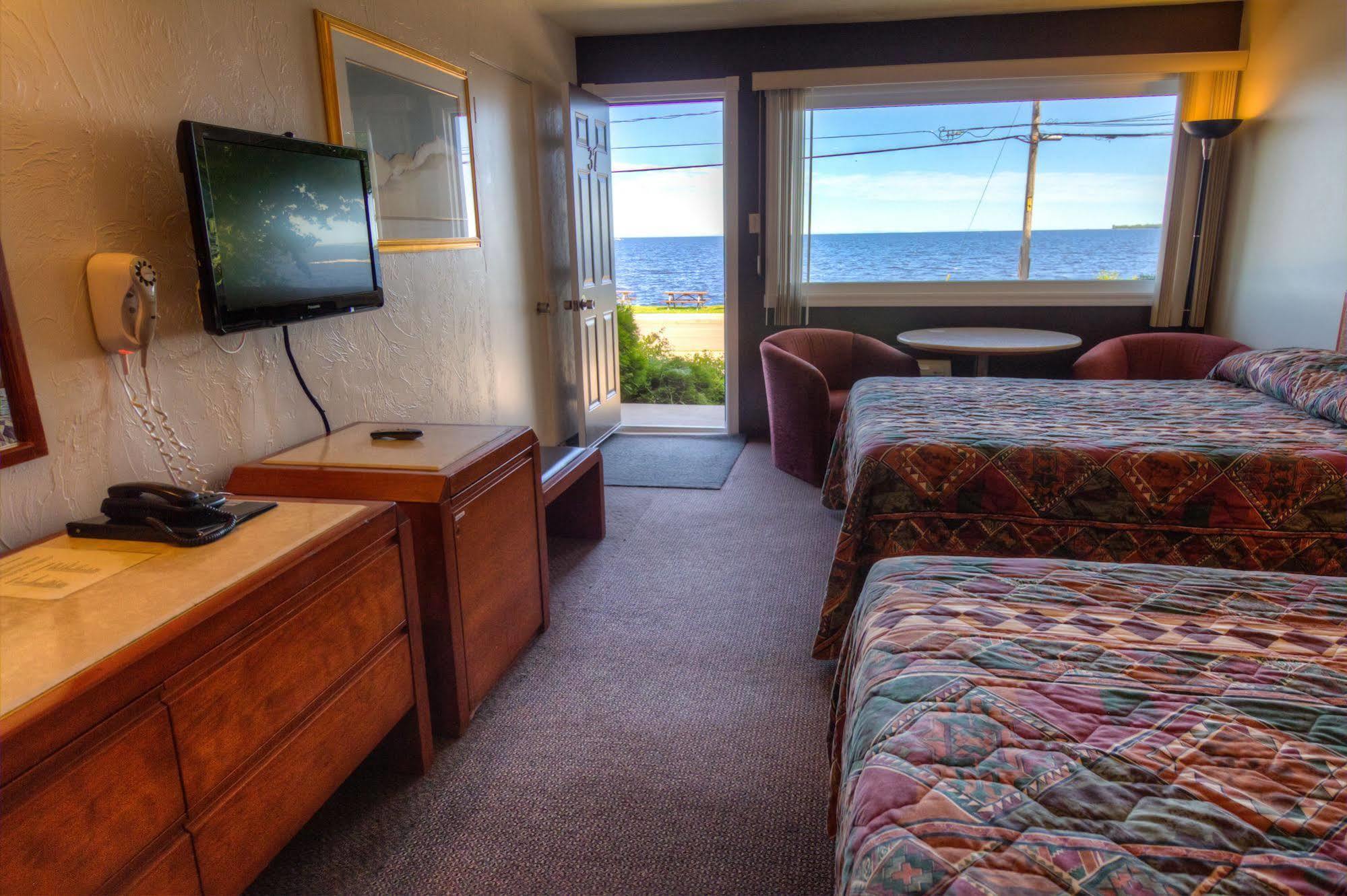 Motel Castille Roberval Buitenkant foto