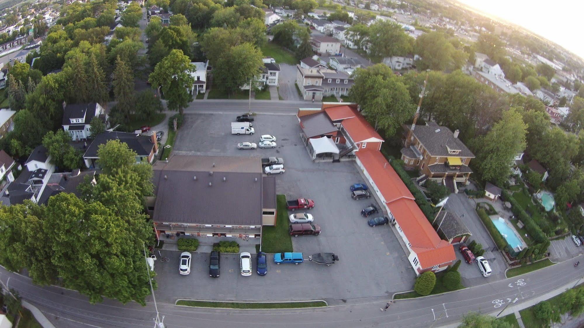Motel Castille Roberval Buitenkant foto